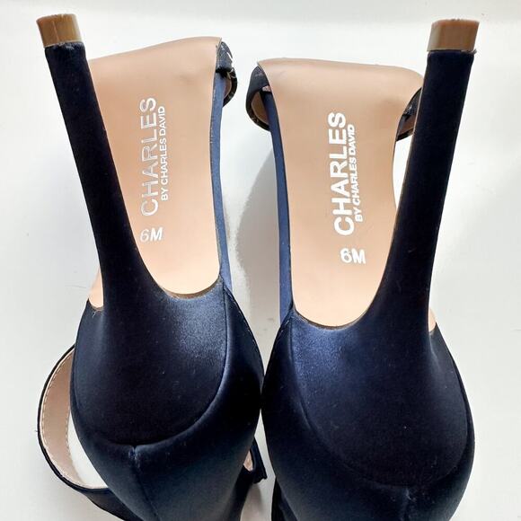 Charles By Charles David Navy Floral Ankle Strap Heels Size 6 Embroidered - Picture 10 of 14